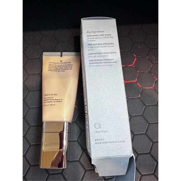 MERIT The Uniform™ Tinted Mineral Sunscreen Broad Spectrum SPF color 30 - fair c - Picture 2 of 10